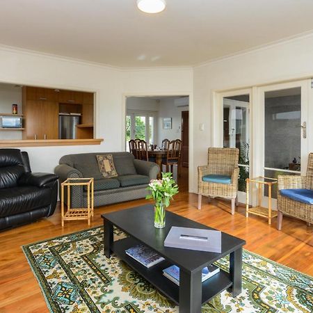 Breakwater Cottage - Napier Holiday Home Экстерьер фото