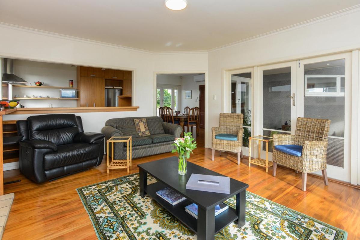 Breakwater Cottage - Napier Holiday Home Экстерьер фото