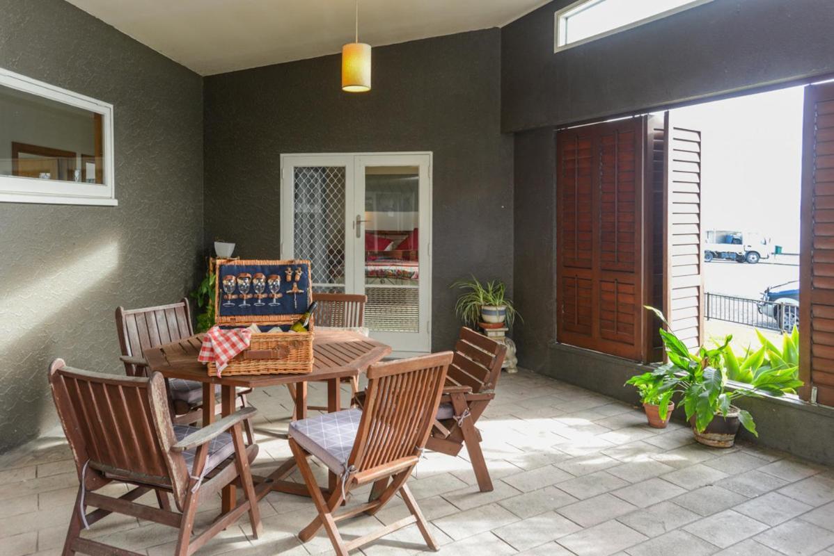 Breakwater Cottage - Napier Holiday Home Экстерьер фото