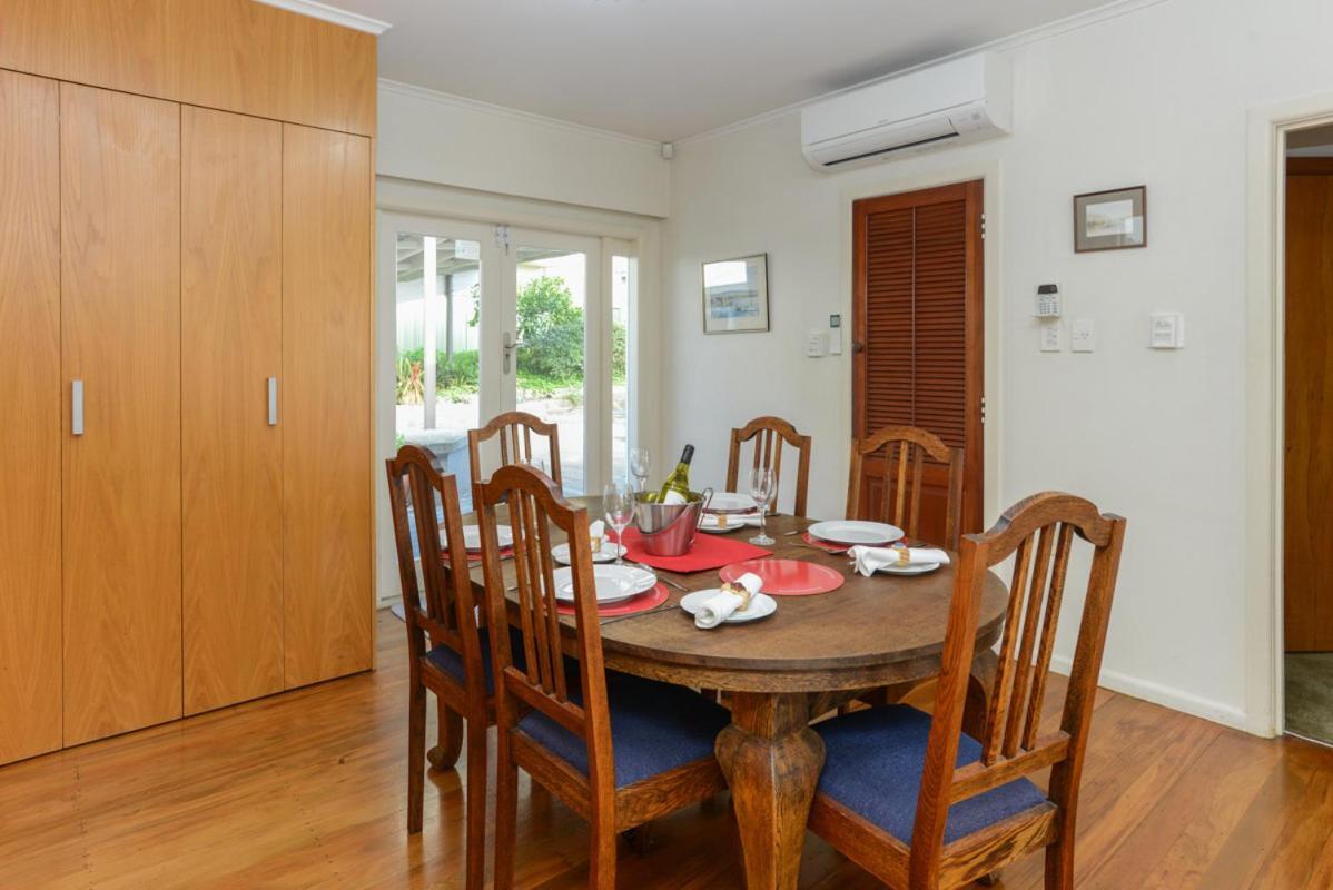 Breakwater Cottage - Napier Holiday Home Экстерьер фото